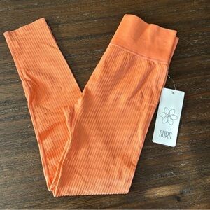 Aura Leggings size M/L